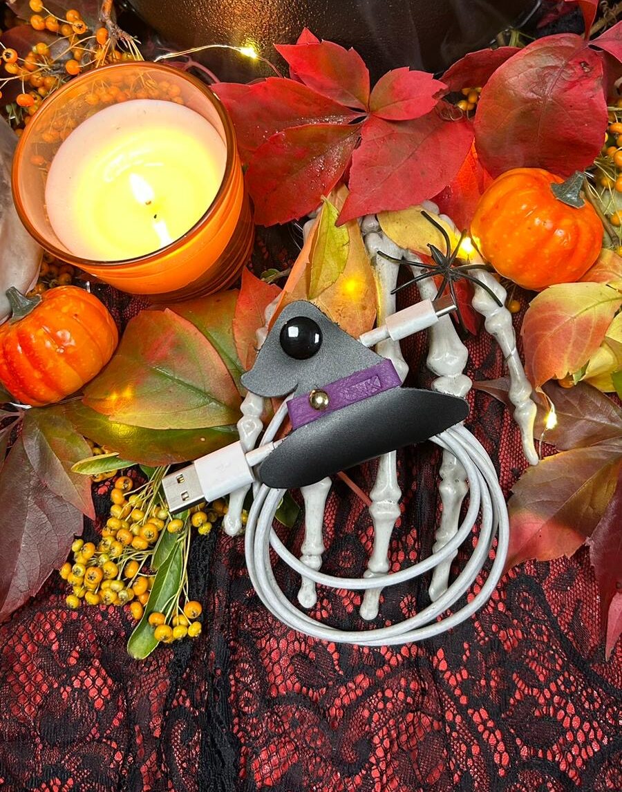 cappello da strega viola fermafilo idea regalo tema halloween, Samhain, strega o regalo di natale