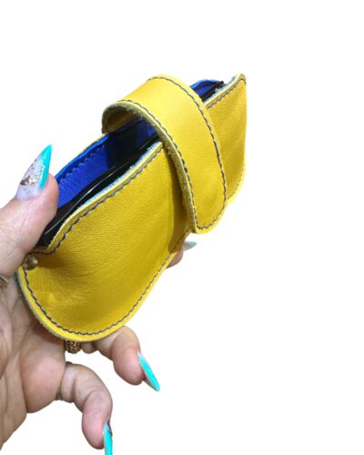 Porta occhiali  in pelle giallo e  blu